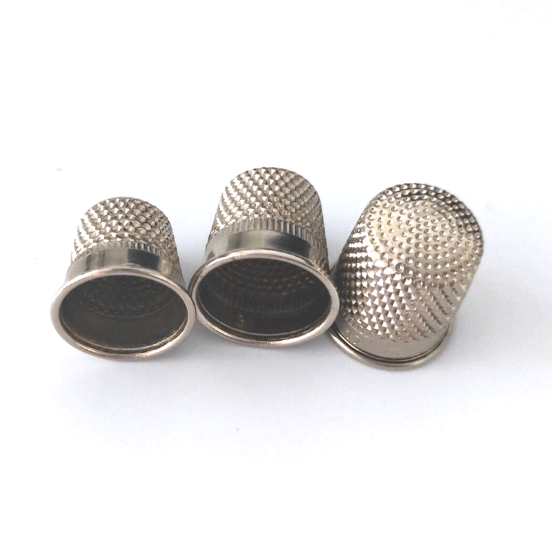 Ditali per dita in metallo di  - Sewing Thimble Metal recensione e prezzo