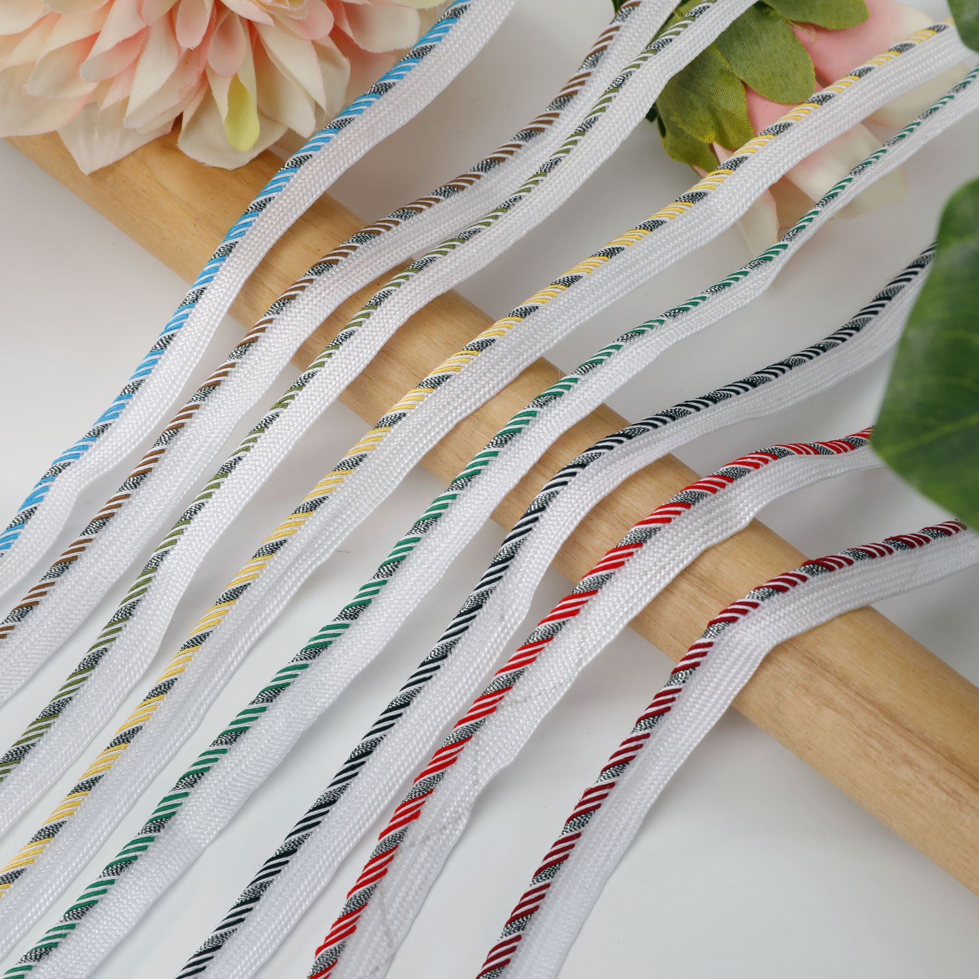 Nastro decorativo a filo intre - Sewing Thread In Textile recensione e prezzo