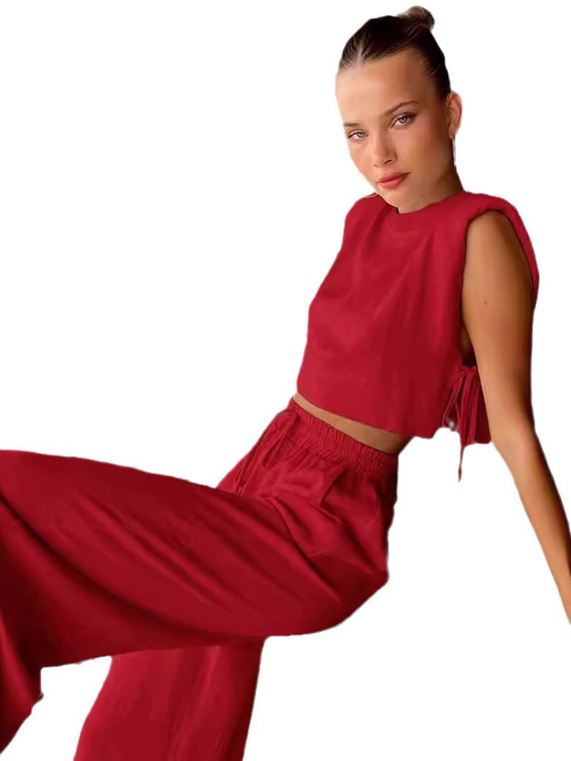 Completo da donna alla moda a  - Shoulder Pad Set In recensione e prezzo