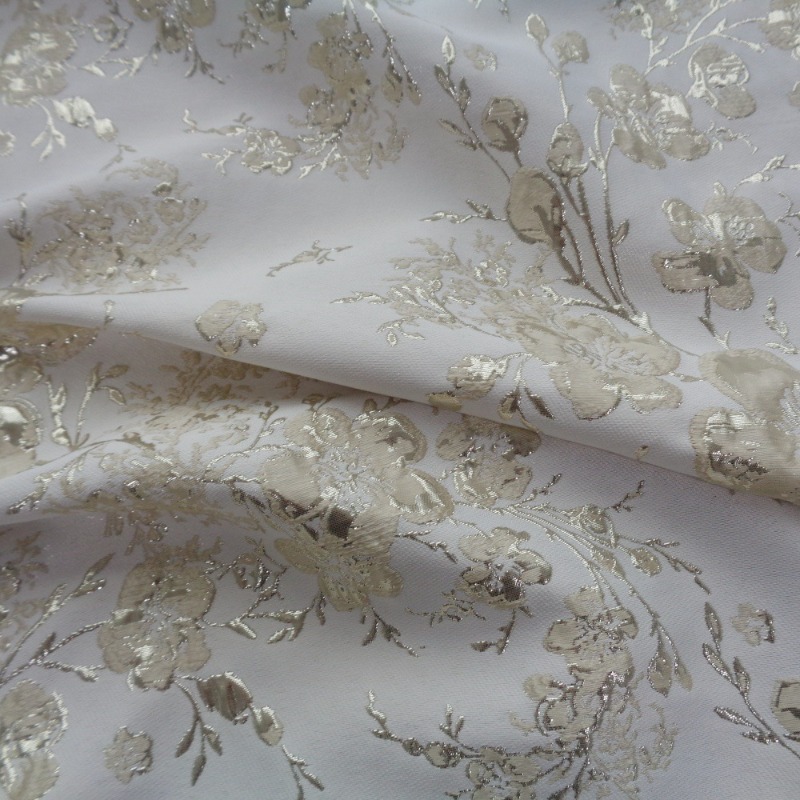 Tessuto Jacquard Floreale in R - Sewing Thread In Textile recensione e prezzo