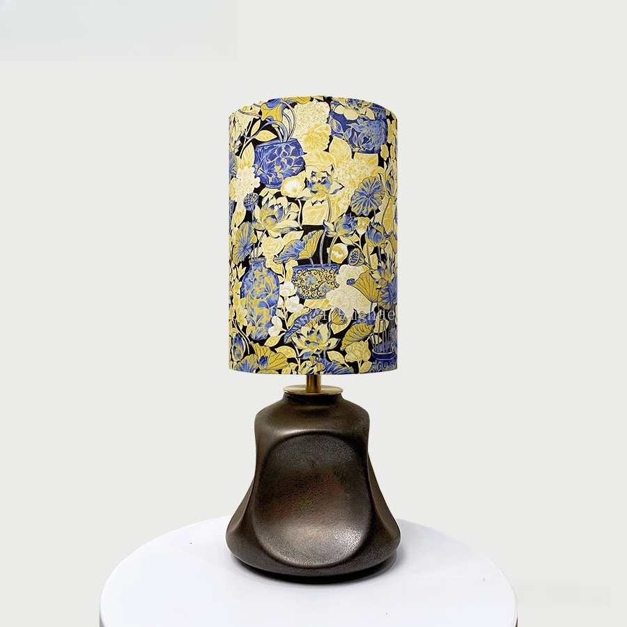 Lampada da tavolo in tessuto L - Century Textile & Sewing Supply Hours recensione e prezzo